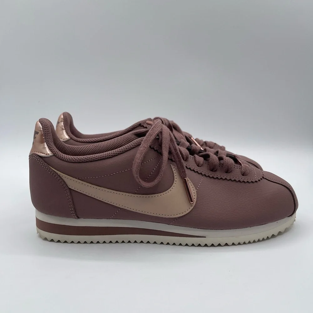Nike Classic Cortez '72 Leather Smokey Mauve Beige Womens Size 8 - AV4618-200